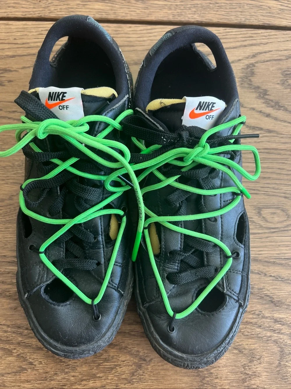 Nike x Off-White blazer low Black Sneakers with Neon Green Laces